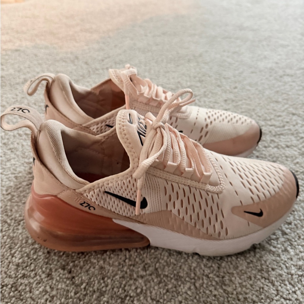 Nike Women's Air Max 270 in Light Pink